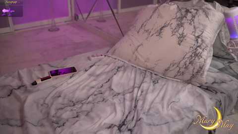 marylunamay @ chaturbate on 20250625