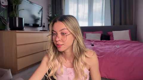 nika_lodge_official @ chaturbate on 20250627