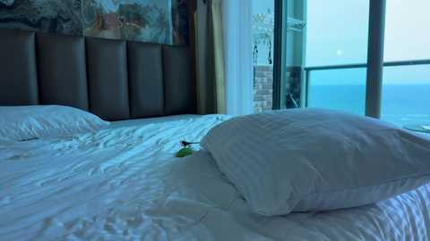 canikissyou_ @ chaturbate on 20250708