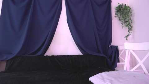 elena_li @ chaturbate on 20250710