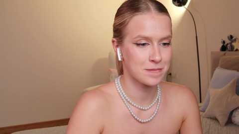 ella_twinkle @ chaturbate on 20250710