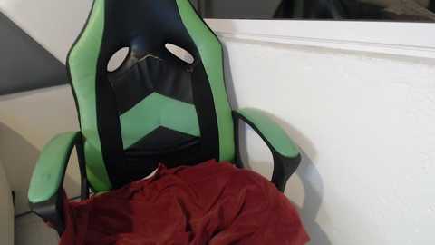 we_n_you @ chaturbate on 20250716