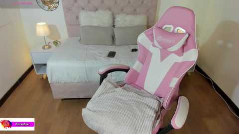 angie_mcqueen @ chaturbate on 20250719