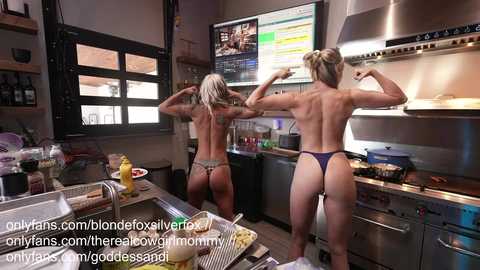 blondefoxsilverfox @ chaturbate on 20250722