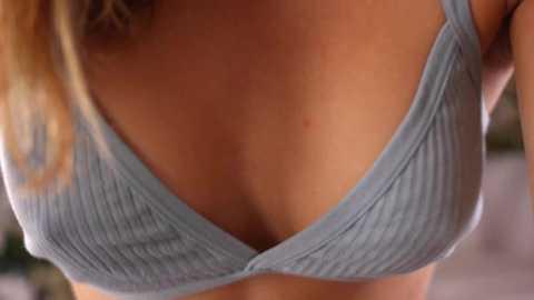 little_poetry @ chaturbate on 20250801