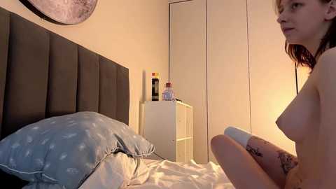 ellie_hollow @ chaturbate on 20250803