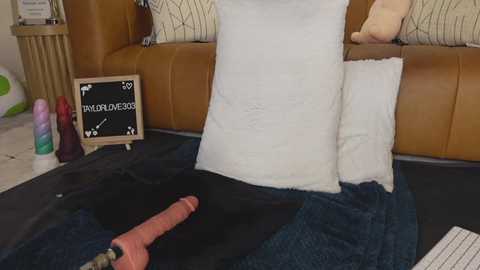 taylor_love_303 @ chaturbate on 20250812