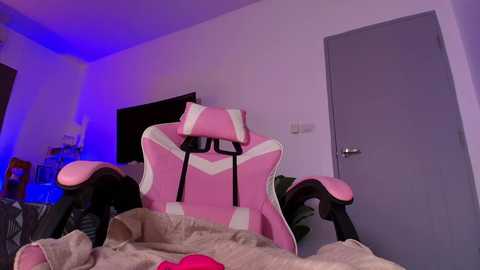 juicyshow @ chaturbate on 20250918