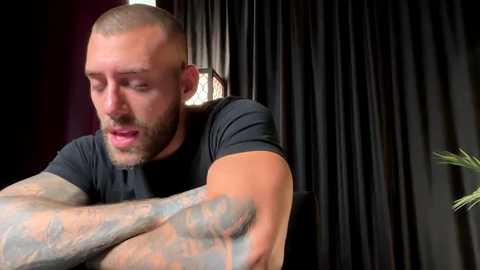 c_o_n_q_u_e_r @ chaturbate on 20250922