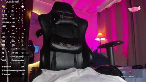 laura_hills18 @ chaturbate on 20250923