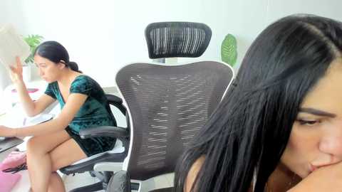 emillybrowm @ chaturbate on 20250926