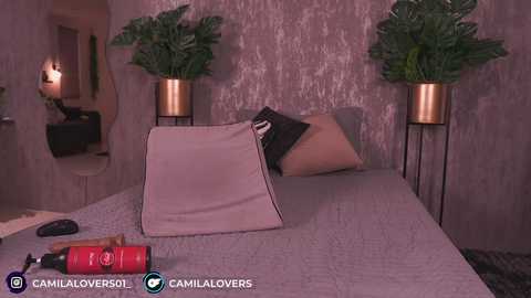 camilalovers01 @ chaturbate on 20250930