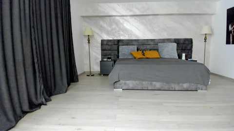 _myaa @ chaturbate on 20251001