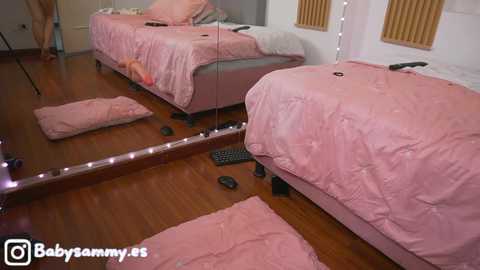 baby_sammyy @ chaturbate on 20251001