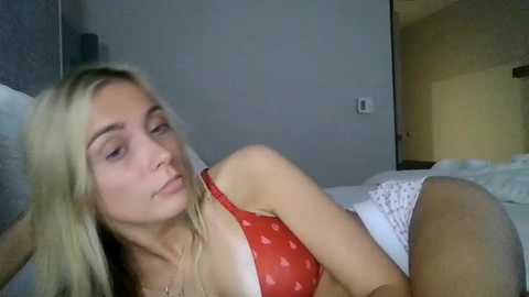 elliebellyy @ chaturbate on 20251001