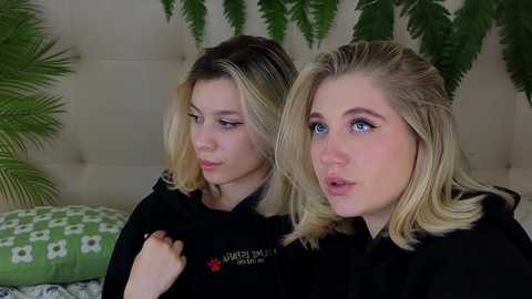 pinkadele @ chaturbate on 20251001