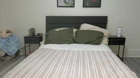 scarletterose_504259 @ chaturbate on 20251001