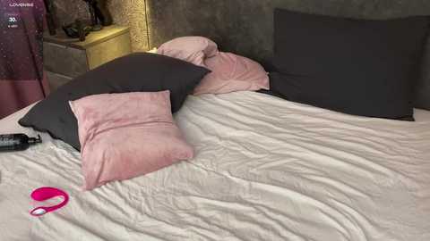 snusy @ chaturbate on 20251001