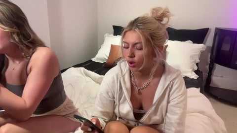 summerclarke2 @ chaturbate on 20251001