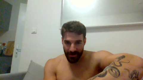 adrian1991_1991 @ chaturbate on 20251002