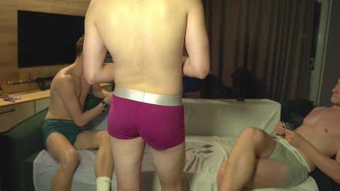 _sopranos_ @ chaturbate on 20251003