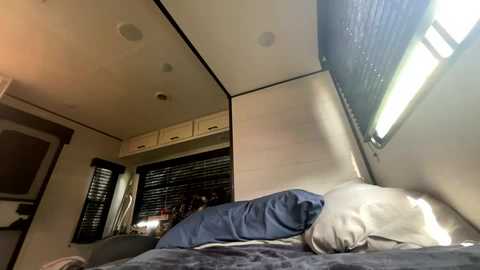 tinkerbell_420 @ chaturbate on 20251003