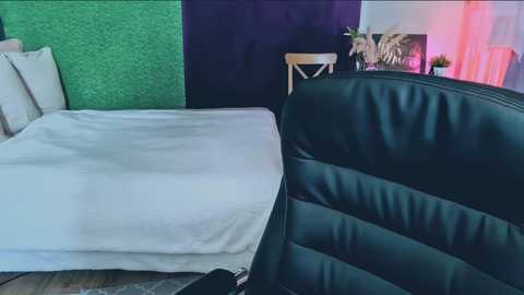 _never_enough_ @ chaturbate on 20251004