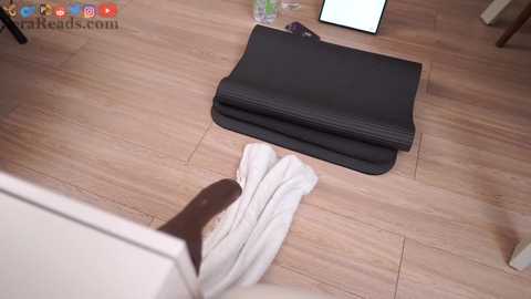 serareads @ chaturbate on 20251004