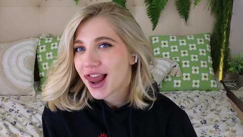 pinkadele @ chaturbate on 20251006