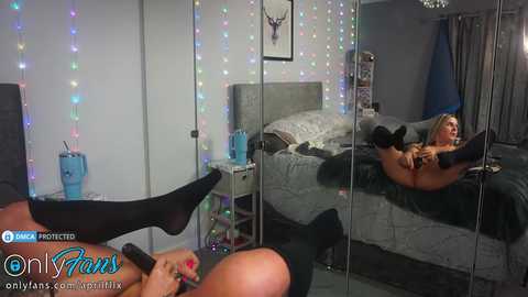 april_flix @ chaturbate on 20251007