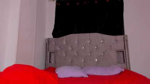 game_with_lesbians_ @ chaturbate on 20251008