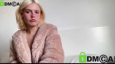 petiteminxlara @ chaturbate on 20251008