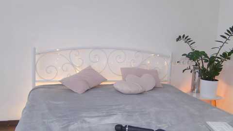 alyxkinski @ chaturbate on 20251009