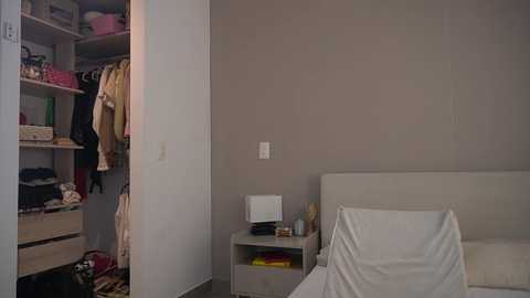 veroniqe_lounge @ chaturbate on 20251009