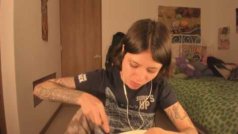 alone_together_ @ chaturbate on 20251010