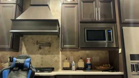 hungkingg22 @ chaturbate on 20251010