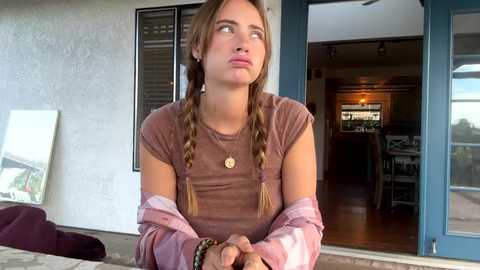 tylababyy @ chaturbate on 20251010