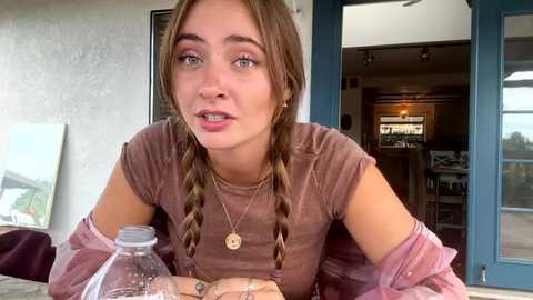 tylababyy @ chaturbate on 20251010