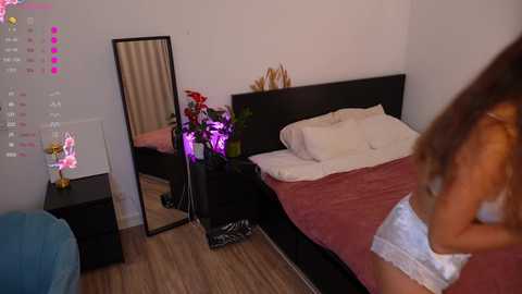 yess_kiki @ chaturbate on 20251011