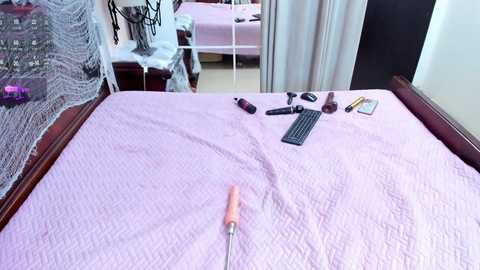 arisweett @ chaturbate on 20251012