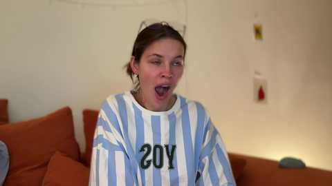 di_n_alex @ chaturbate on 20251012