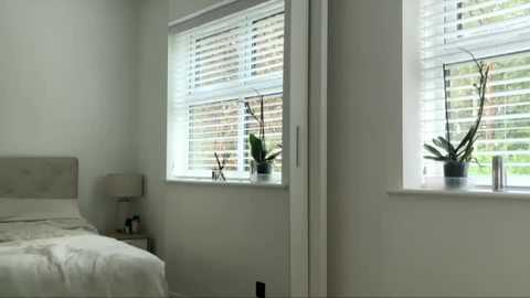 rosebella_ @ chaturbate on 20251012