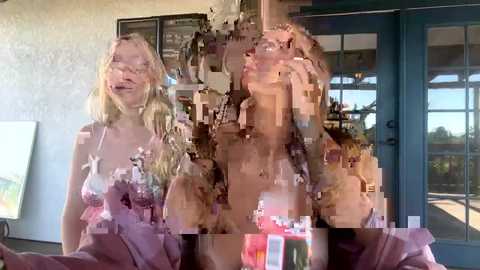 tylababyy @ chaturbate on 20251012