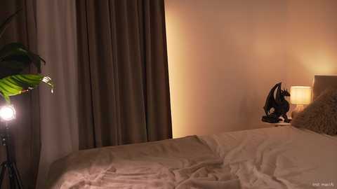 alissa_wxw @ chaturbate on 20251013