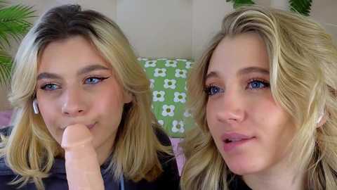 pinkadele @ chaturbate on 20251013