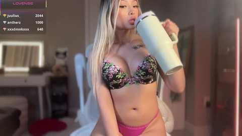 carmenxrose @ chaturbate on 20251015