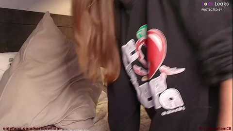 karlaowliam @ chaturbate on 20251015