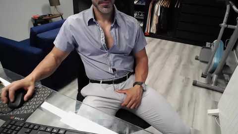 latino23bom @ chaturbate on 20251015