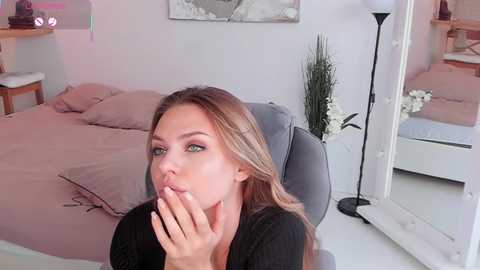 lili_and_niki @ chaturbate on 20251015