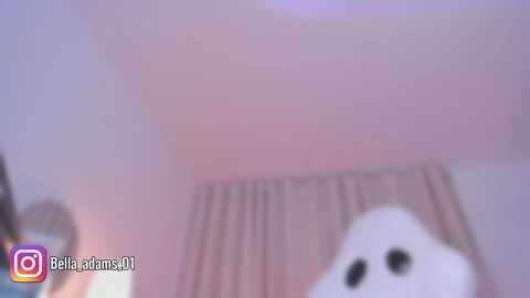 bella_adams_ @ chaturbate on 20251016